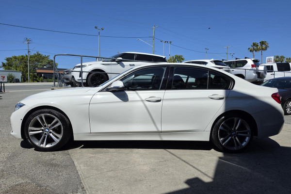 2016 BMW 3 Series F30 LCI 320i Sport Line Sedan Image 12