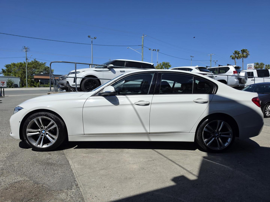 2016 BMW 3 Series F30 LCI 320i Sport Line Sedan Image 12