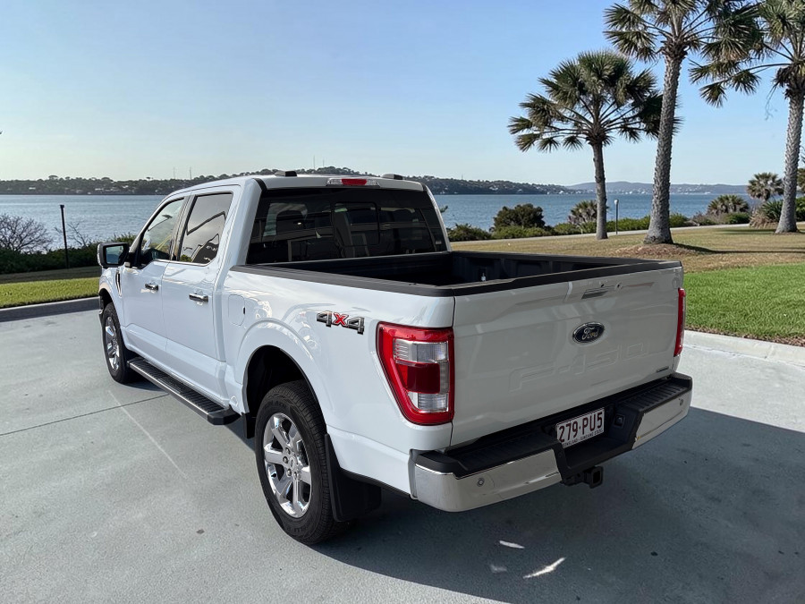2023 Ford F-150  Lariat Dual Cab Image 5