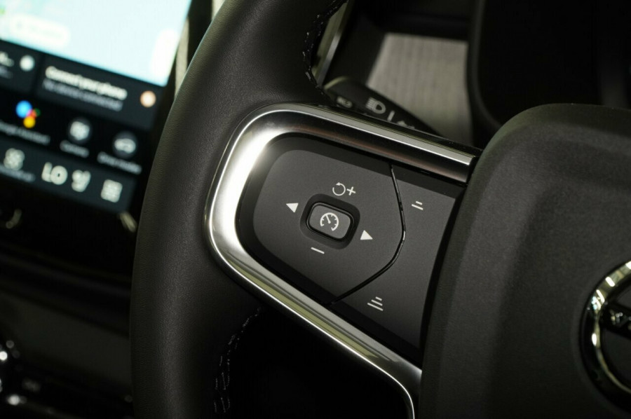 2025 Volvo XC40 XZ Plus B4 Special Edition SUV Image 15