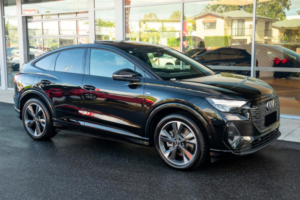 2025 Audi Q4 e-tron F4 45 SUV image 3