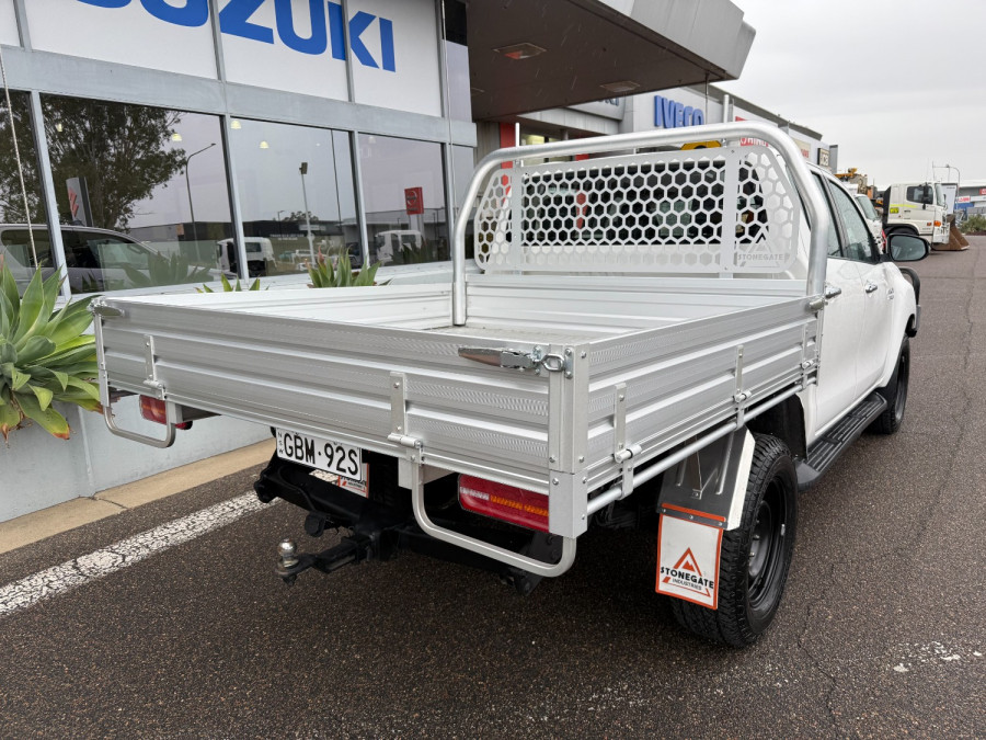 2017 Toyota HiLux GUN126R SR Cab Chassis Image 3