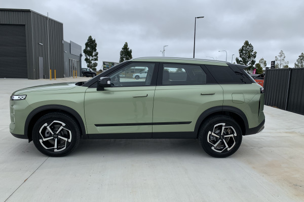 2026 MY25 Jaecoo J7 T35 Track SUV Image 4