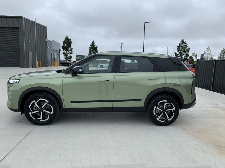 2026 MY25 Jaecoo J7 T35 Track SUV Image 4