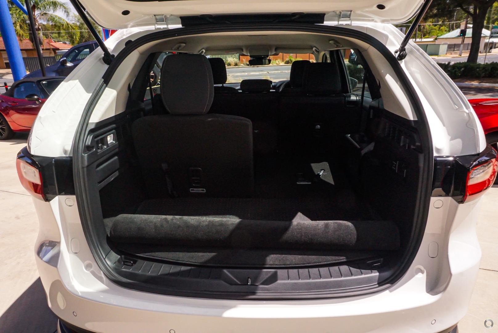 2024 Mazda CX-80 KL G40e Pure SUV Image 9