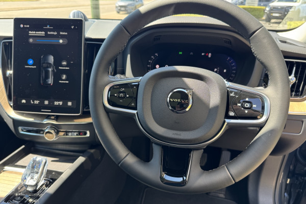 2026 Volvo XC60 UZ Ultra B5 Dark SUV Image 9