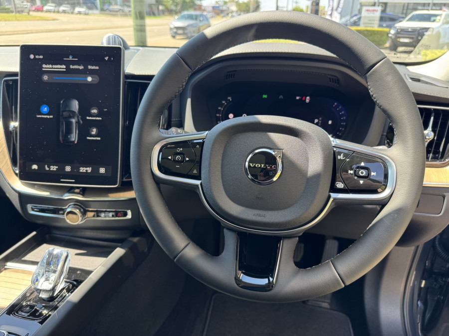 2026 Volvo XC60 UZ Ultra B5 Dark SUV Image 9