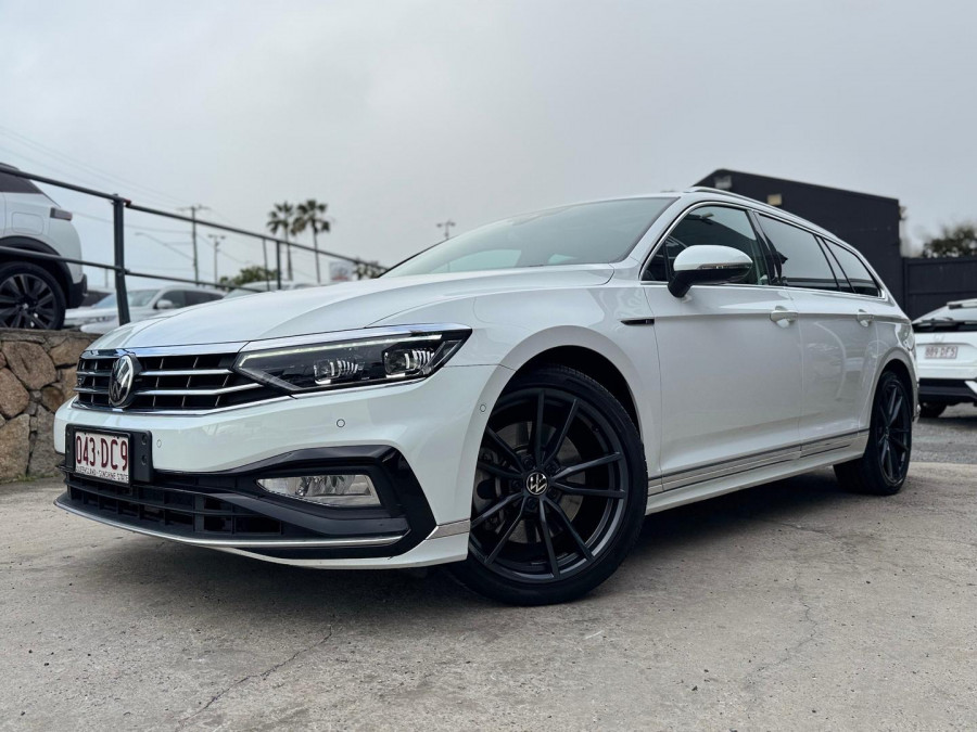 2021 Volkswagen Passat B8 206TSI R-Line Wagon Image 1