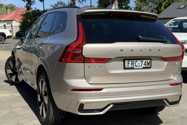 2025 Volvo XC60 UZ Plus T8 Plug-in Hybrid SUV Image 5