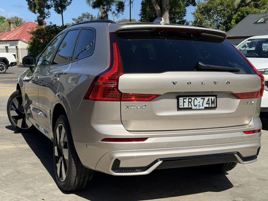 2025 Volvo XC60 UZ Plus T8 Plug-in Hybrid SUV Image 5
