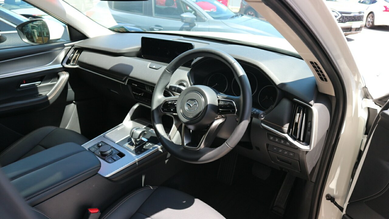2024 Mazda CX-80 KL D50e Touring SUV Image 10
