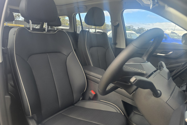 2026 Jaecoo J5  Summit SUV Image 12
