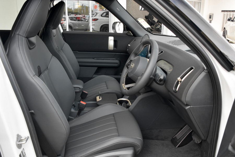 2026 MINI Countryman U25 E Favoured SUV