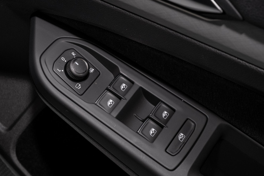 2024 Volkswagen Golf 8 110TSI Life Hatch Image 17