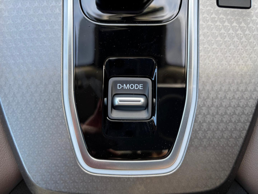 2025 Nissan QASHQAI J12 Ti e-POWER SUV Image 32