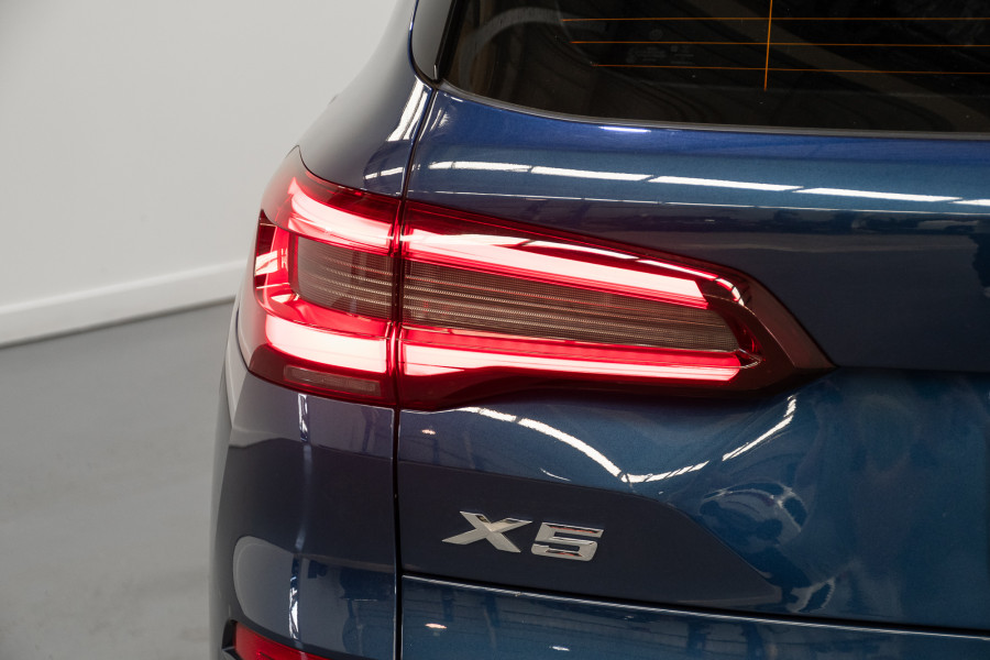 2022 BMW X5 xDrive30d SUV Image 11