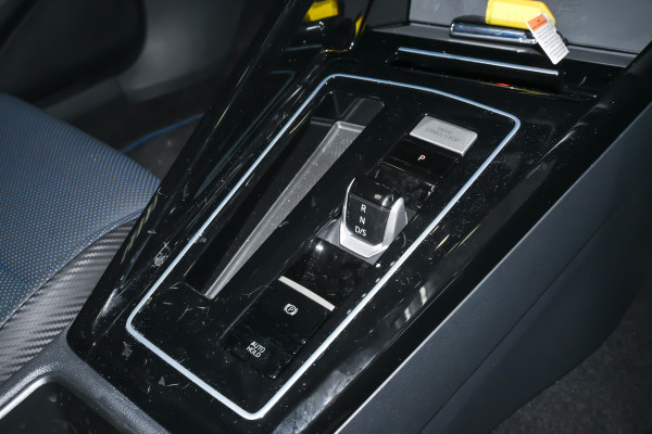 2025 Volkswagen Golf 8.5 R Hatch Image 15