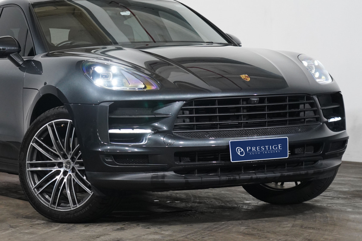 2021 Porsche Macan SUV Image 2