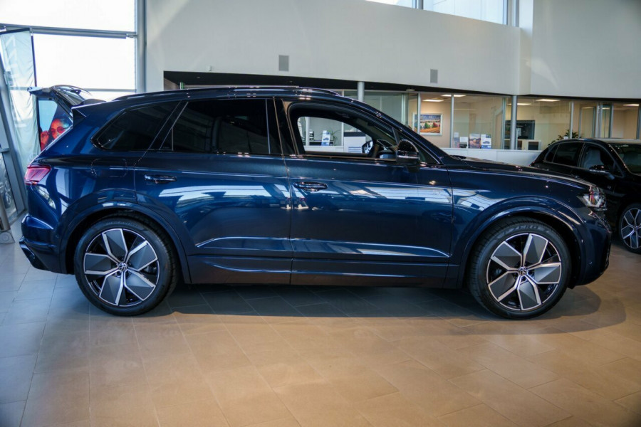 2026 Volkswagen Touareg RC 210TDI Wolfsburg Edition SUV Image 3