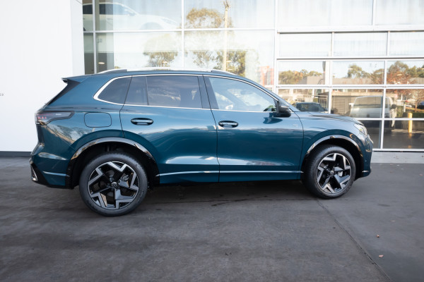 2025 Volkswagen Tiguan CT 150TSI R-Line SUV Image 3