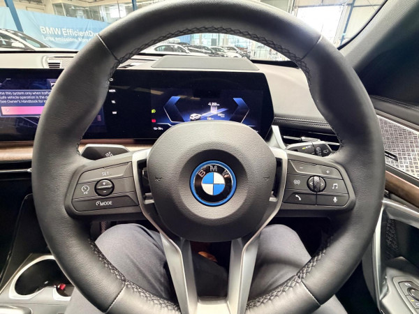 2024 BMW iX1 U11 xDrive30 M Sport SUV image 16