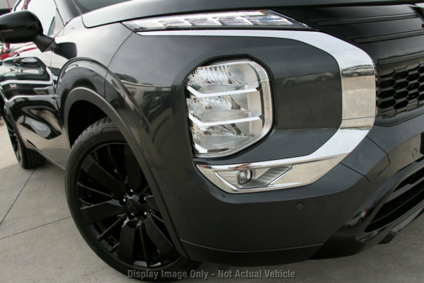 2026 Mitsubishi Outlander ZM Black Edition SUV Image 2