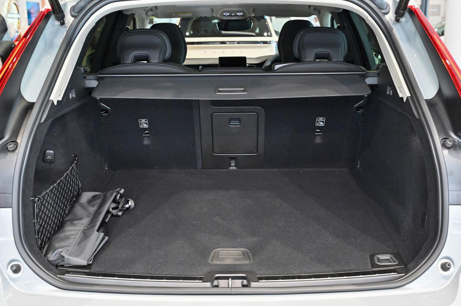 2025 MY26 Volvo XC60 UZ Plus B5 Bright SUV Image 12