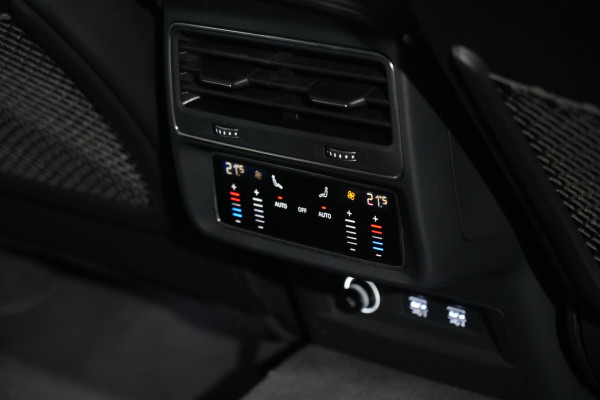 2020 Audi SQ8 F1 TDI SUV Image 31