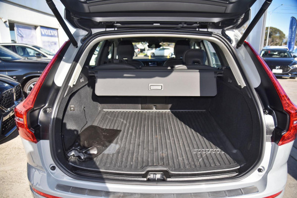 2025 Volvo XC60 UZ Plus B5 SUV Image 9