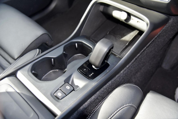 2025 MY26 Volvo XC40 XZ Plus B4 SUV Image 9