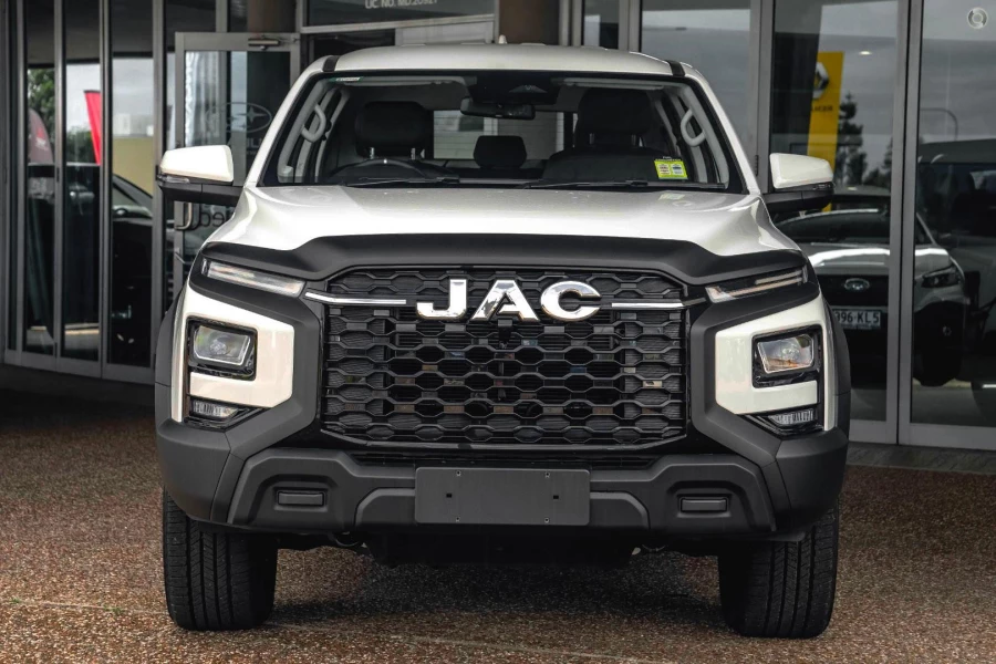 2026 JAC T9  Oasis Ute Image 2