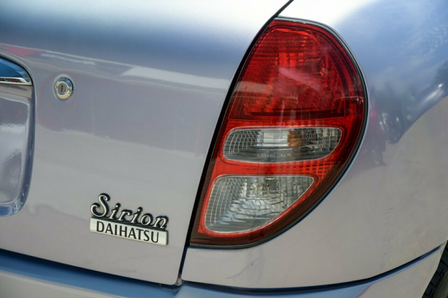 2004 Daihatsu Sirion M100RS Hatchback Image 7