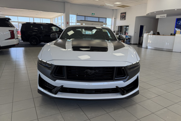 2026 Ford Mustang FO Dark Horse Coupe Image 2