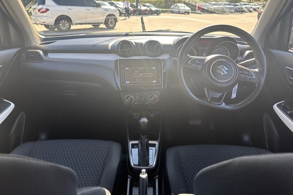 2023 Suzuki Swift AZ Series II GL Hatch Image 6