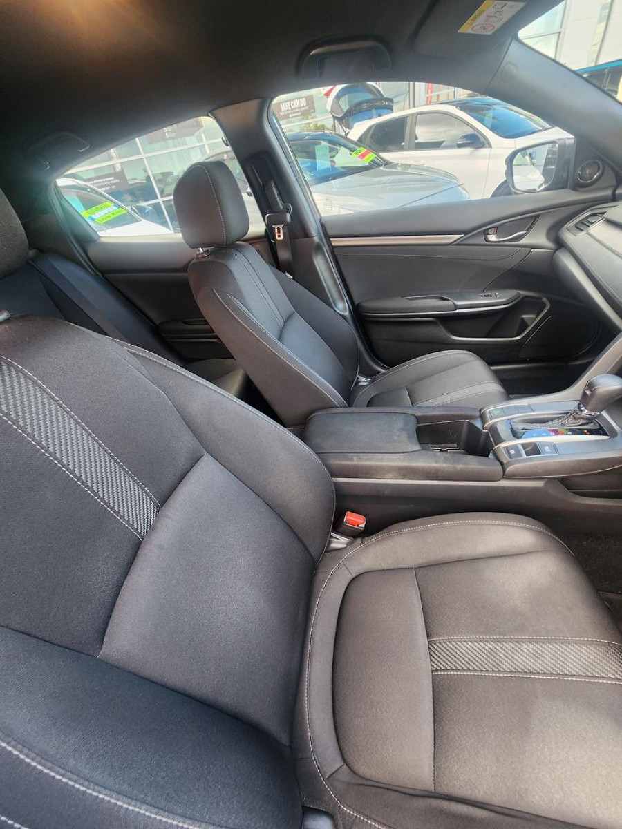 2017 Honda Civic 10th Gen VTi-S Hatch Image 10