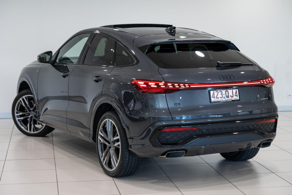 2026 Audi Q5 e-hybrid 270kW SUV image 2