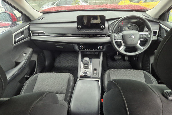 2023 Mitsubishi Outlander ZM LS SUV Image 21