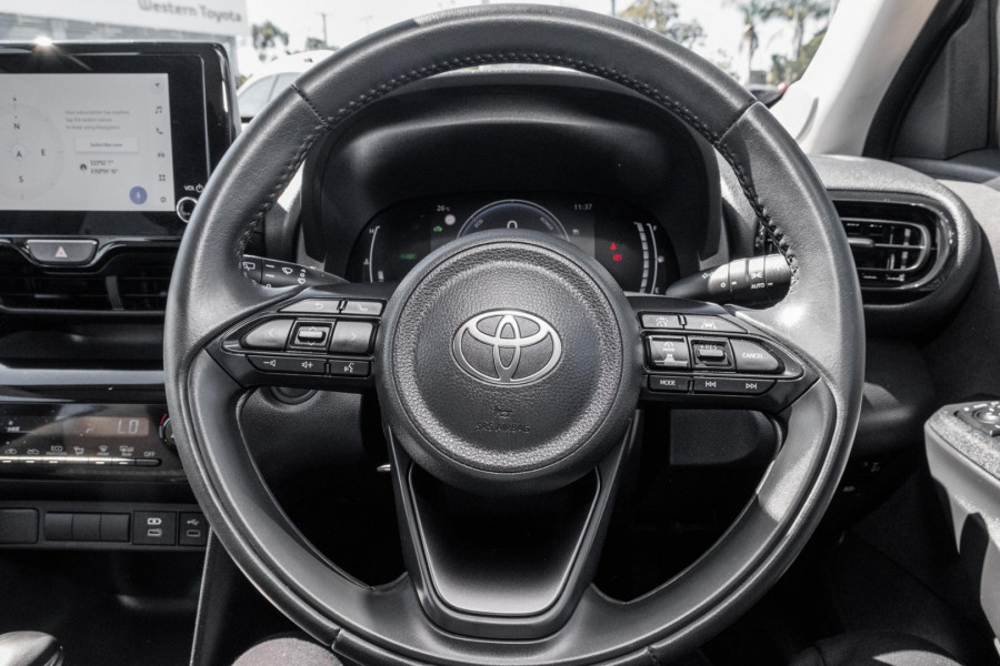 2025 Toyota Yaris Cross MXPJ10R GX SUV Image 10