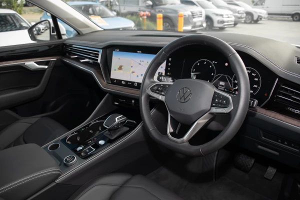 2025 Volkswagen Touareg RC R SUV Image 6