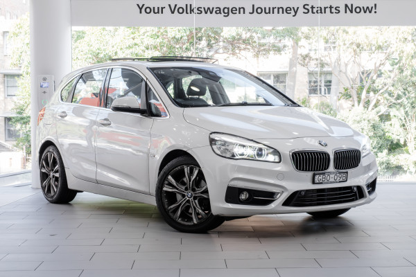 2015 BMW 2 Series 220i Sport Line Hatch