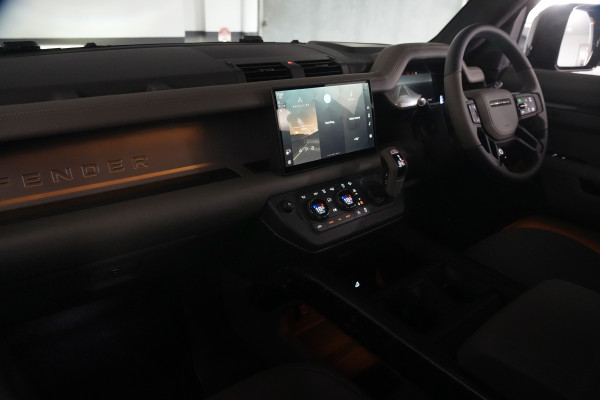 2025 Land Rover Defender L663 110 P635 OCTA SUV Image 35