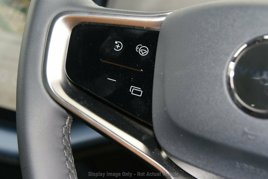 2025 Volvo EX30  Twin Motor Performance Ultra SUV Image 14