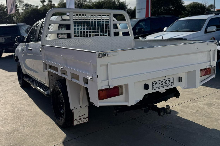 2018 Toyota HiLux 1Y46270EQ SR Cab Chassis Image 6