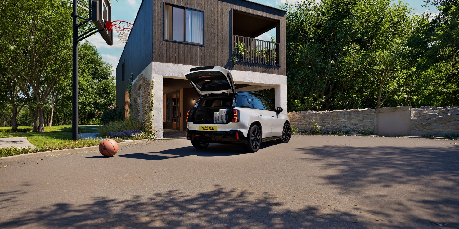 Big advantages deserve a bigger MINI.