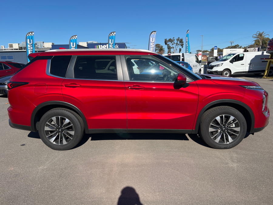 2025 Mitsubishi Outlander ZM LS SUV Image 4