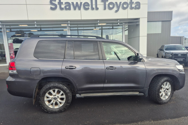2019 Toyota LandCruiser VDJ200R VX SUV Image 15