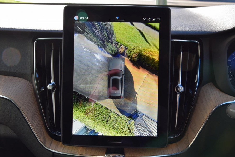2025 MY26 Volvo XC60 UZ Plus T8 Plug-in Hybrid Dark SUV Image 18