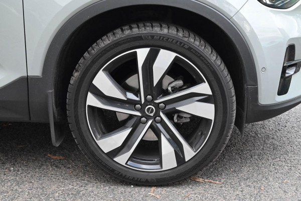 2025 Volvo XC40 XZ Ultra B4 Bright SUV Image 20