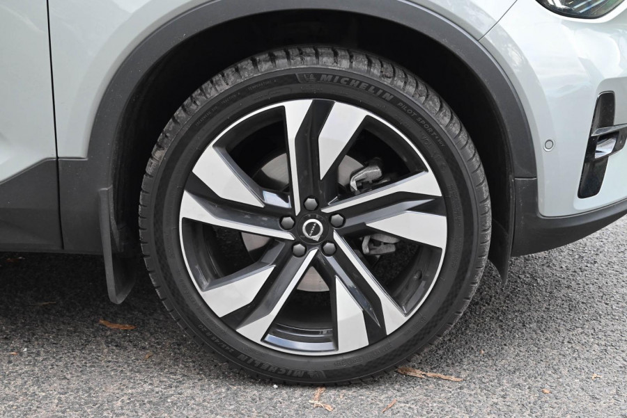 2025 Volvo XC40 XZ Ultra B4 Bright SUV Image 20