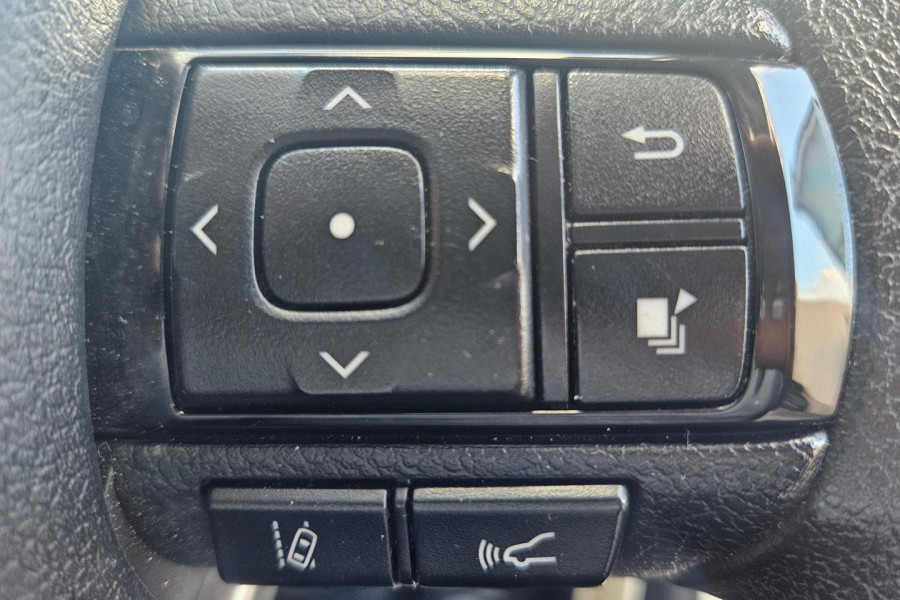 2020 Toyota HiLux  SR Dual Cab Cab Chassis Image 28